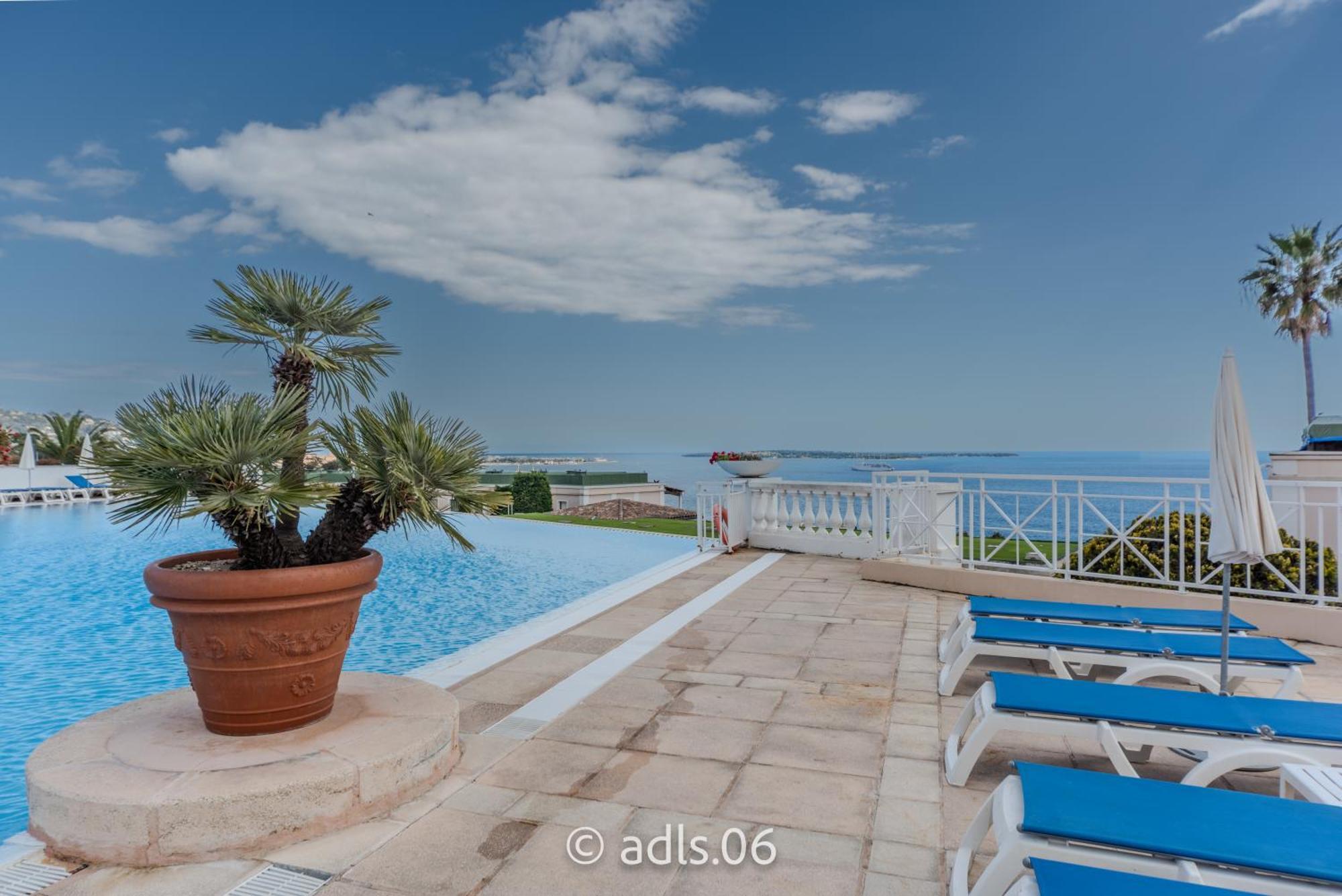 Un De Charme Vue & Piscine D'exception *
