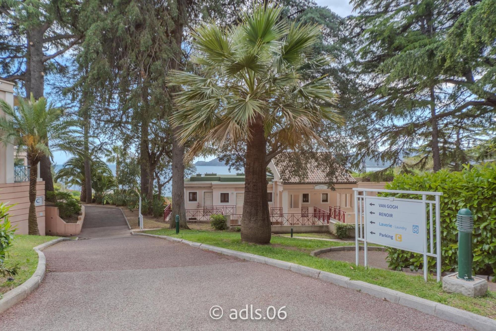 Un De Charme Vue & Piscine D'exception Apartamento