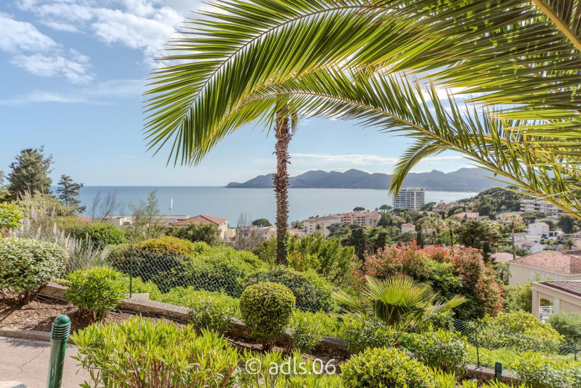 Un De Charme Vue & Piscine D'exception * Cannes