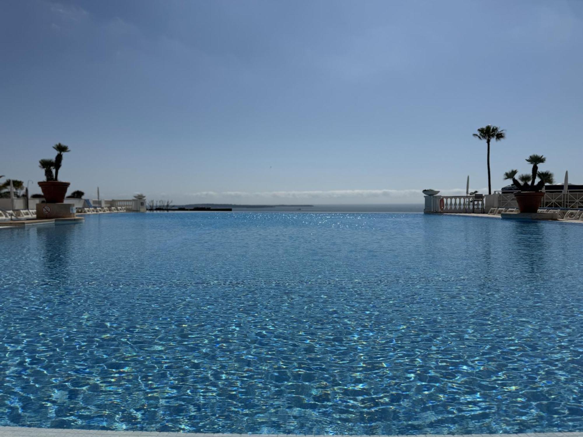 Un De Charme Vue & Piscine D'exception *