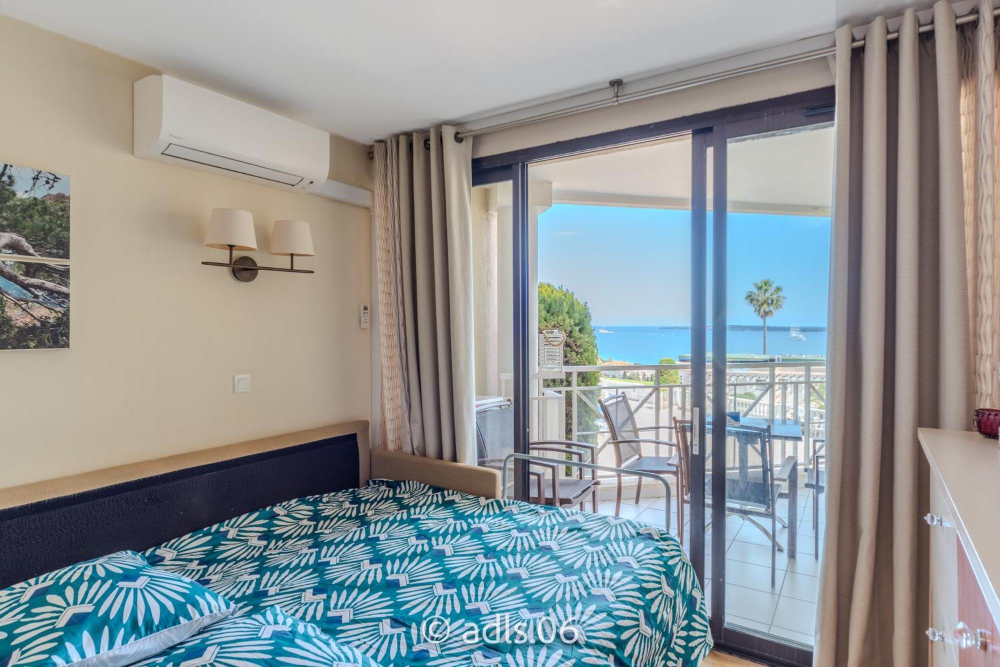 Un De Charme Vue & Piscine D'exception Apartment Cannes