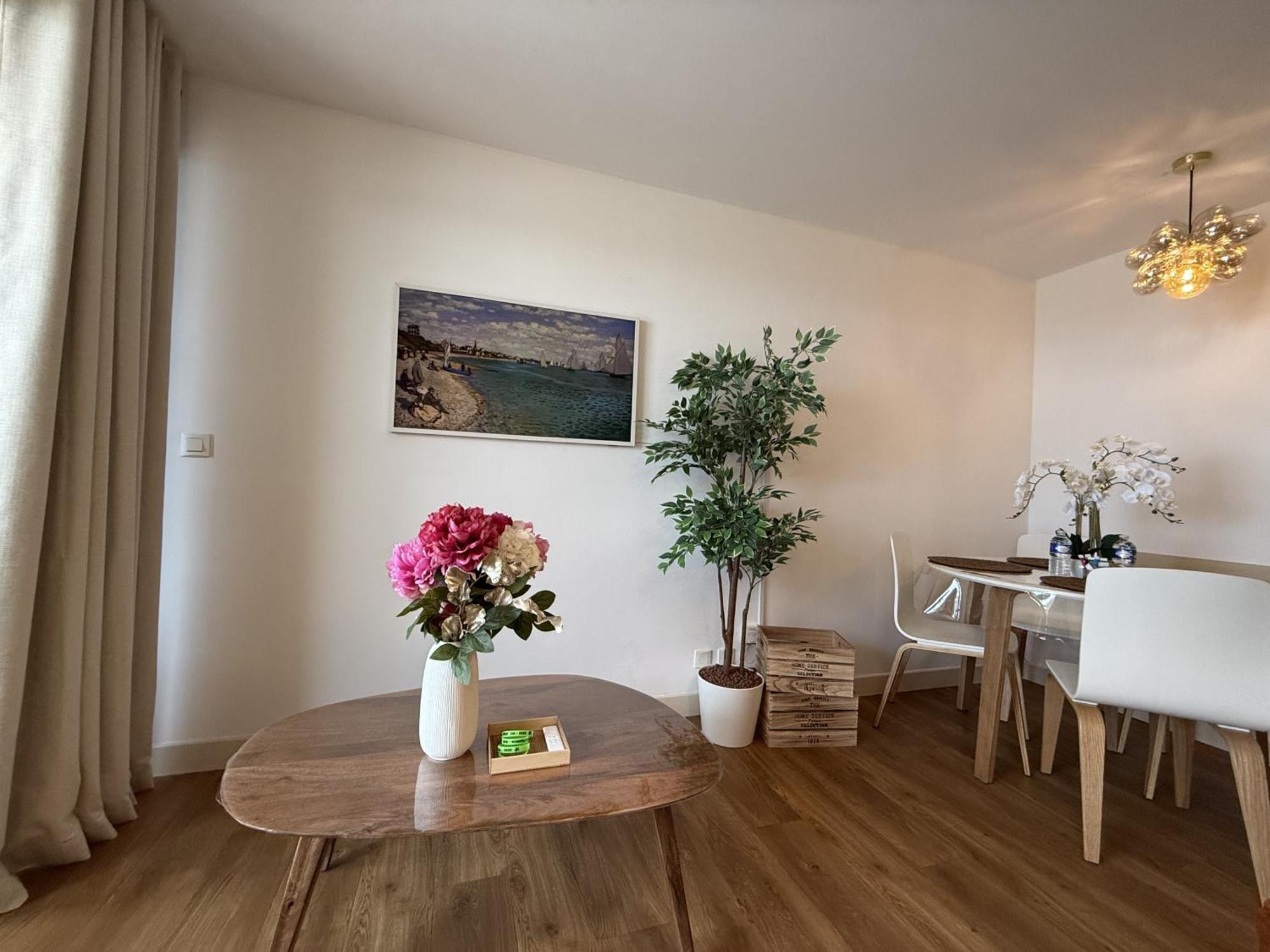 Un De Charme Vue & Piscine D'exception Apartment *