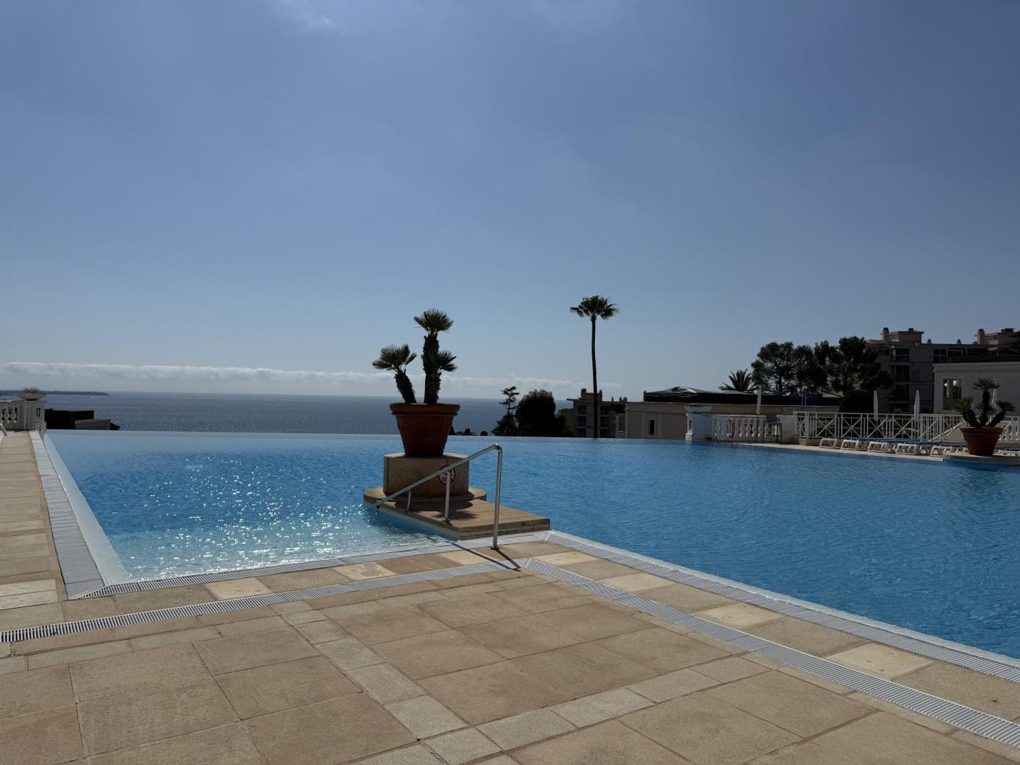 Un De Charme Vue & Piscine D'exception Apartment